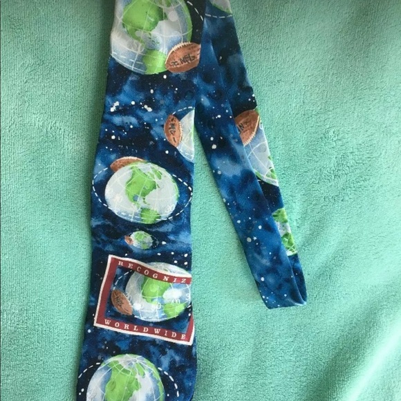 🌴NFL Football 100% Silk TIE - Picture 2 of 3